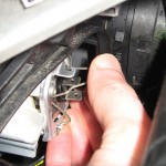 Peugeot 206 - Changing front bulb - removing bulb support