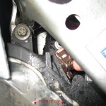 Peugeot 206 - Changing front bulb - removing side light - half twisted